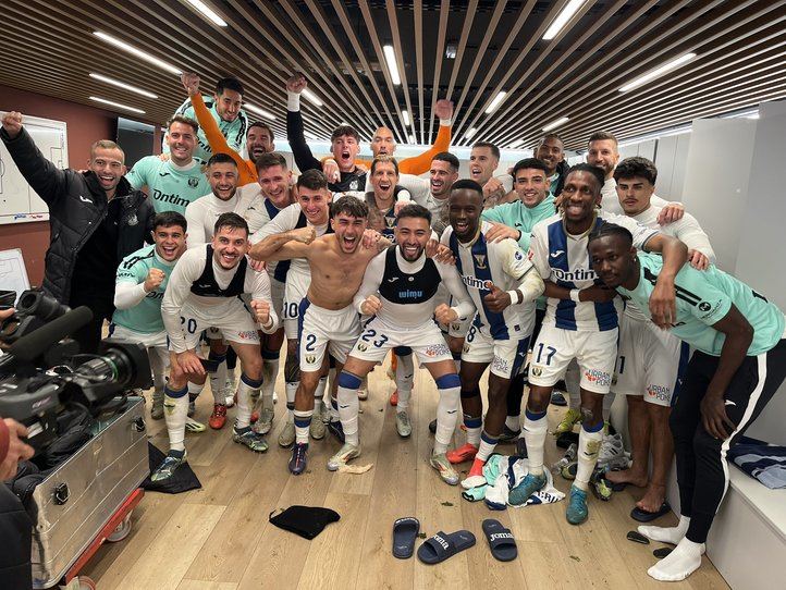 Los jugadores del Leganés celebran su victoria frente al Barça
