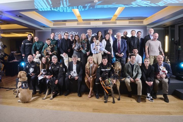 Foto de familia de los premiados en los Celebrity Pets Awards