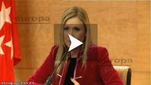 Cifuentes acusa a Podemos de "querer imponer"