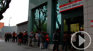 El paro baja y se crea más empleo