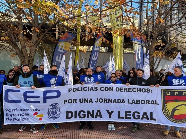 Concentración de policías frente a la Delegación del Gobierno en Madrid