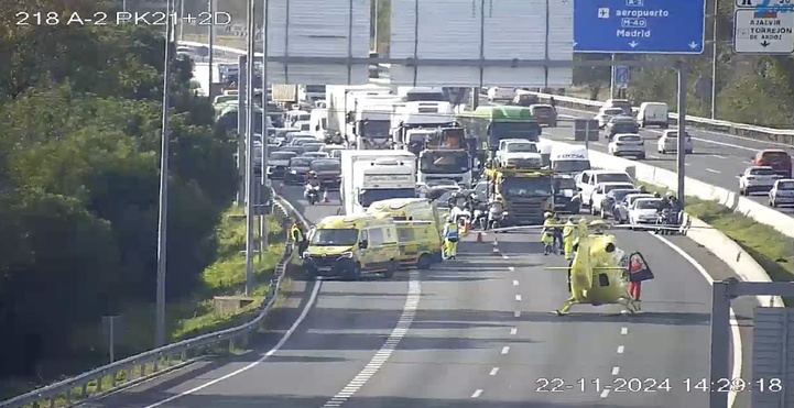 Cortada la A-2 por un accidente