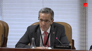 El decano de CC. de la Información denuncia presiones