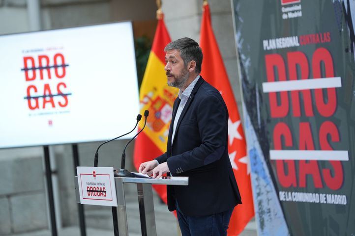 El consejero de Presidencia, Justicia y Administración Local, Miguel Ángel García Martín, durante la presentación del estudio sobre percepción del consumo de drogas en la región