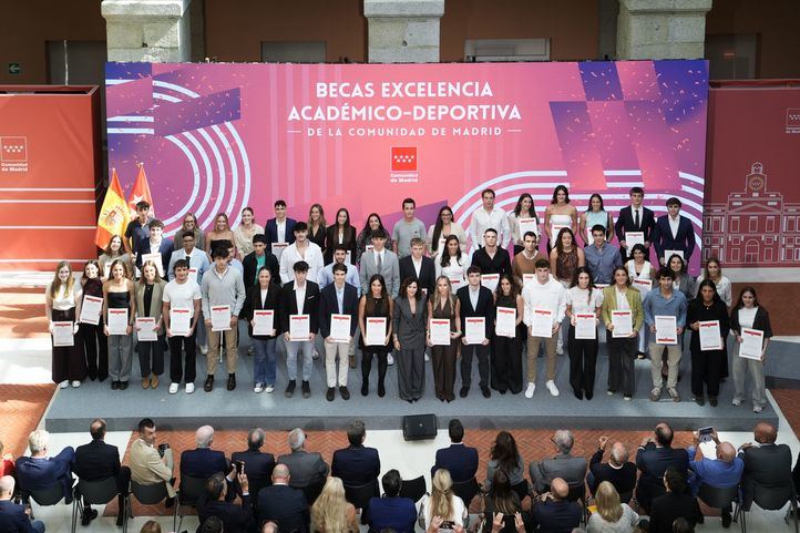 Premiados con las nuevas becas que premian el rendimiento académico y deportivo