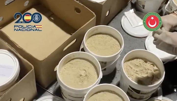 Registro en una operación antidroga en la que han colaborado las policías española y turca.