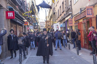 La Alegre Cofradía entierra la sardina un año más