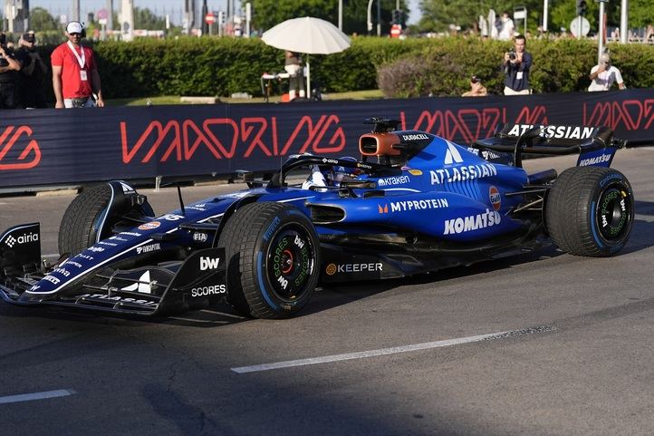 Exhibición de Carlos Sainz en parte del trazado del futuro circuito de Fórmula 1