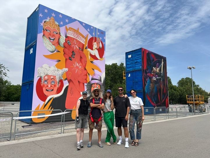 Artistas urbanos decoran contenedores inspirados en Cirque du Soleil