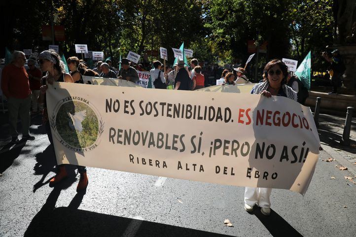 Trabajadores del medio rural se manifiestan en Madrid por el abandono de sus territorios