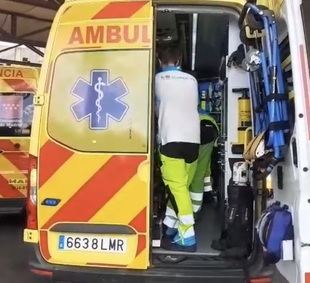 Una mujer usuaria de oxígeno sufre quemaduras al encenderse un cigarrillo