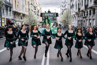 Madrid celebra San Patricio con un desfile de bandas por la Gran Vía
