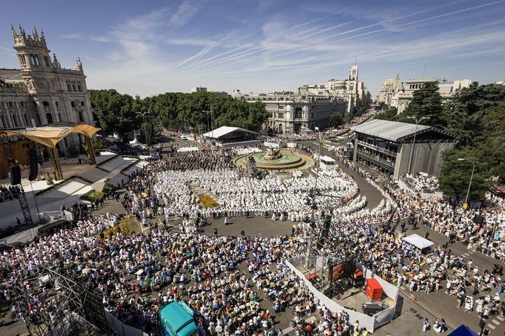 La misa de Corpus Christi presidida por el Papa León XIV, en la plaza de Cibeles