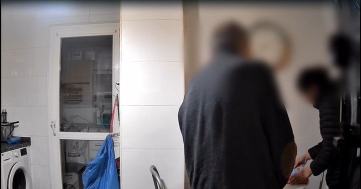 Detenida por robar a ancianos en sus casas tras ganarse su confianza cerca de centros de mayores en Colmenar Viejo.