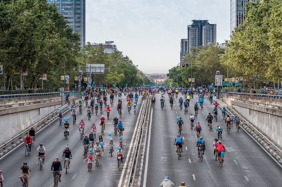 Más de 70.000 madrileños pedalean en la Fiesta de la Bici