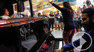 El Mercado de Antón Martín, flamenco entre frutas y verduras