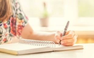 ¿Qué puedes hacer desde tu sofá ahora mismo? Aquí algunas ideas