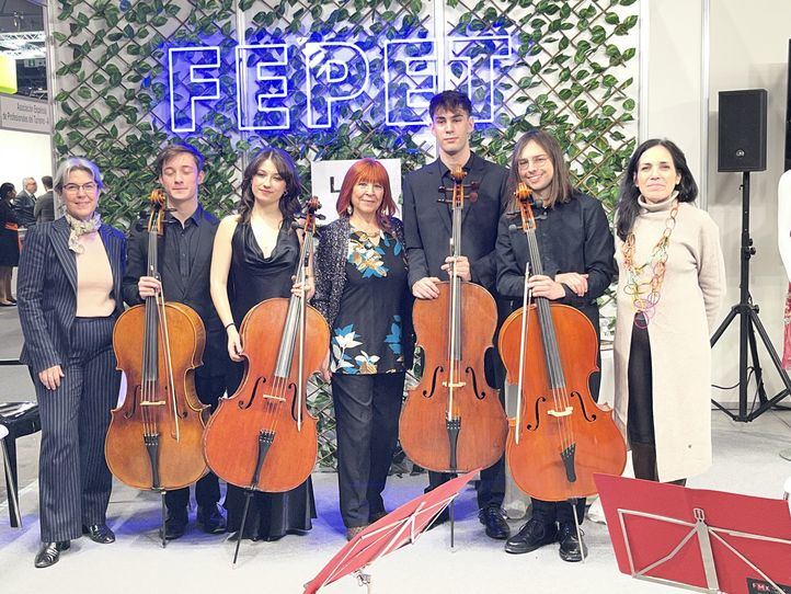 Karmen Garrido, presidenta de FEPET con la directora de Musikae, María Casado