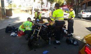 Herido muy grave un motorista al chocar con un taxi en Delicias