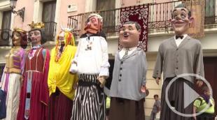 Alcalá de Henares exhibe sus gigantes y cabezudos con un pasacalles y charanga