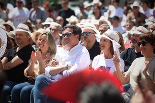 López asegura que el PP ha llenado la plaza "de odio y de insultos, pero no de gente"