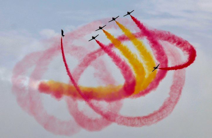 Ayuso asiste al acto de despedida de la Patrulla Águila en Murcia