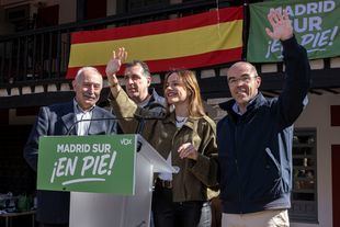 José Manuel Fernández Testa, Samuel Vázquez, Isabel Moñino y Jorge Buxadé en un acto de Vox en Getafe