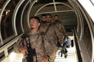 La decisión de evacuar al contingente se adoptó en coordinación con los aliados de la Alianza Atlántica