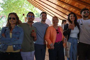 En el centro de la imagen, Miguel Fuentes, el portavoz de Más Madrid en Parla expulsado por el partido