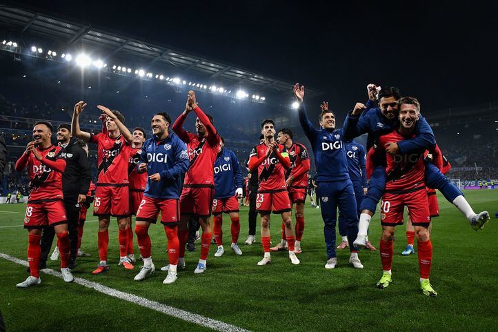 Los jugadores del Reyo celebran en el Stade Meinau su pase a la final de la Conference.