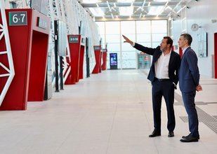 Óscar Puente y Pedro Sánchez han visitado la estación para comprobar el resultado de la reforma..