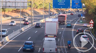 Transportistas de mercancías por carretera convocan paros antes de Navidad
