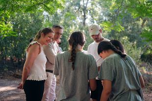 Adolescentes desconectan en el Campamento Modo Avión : 10 días sin móviles en la naturaleza