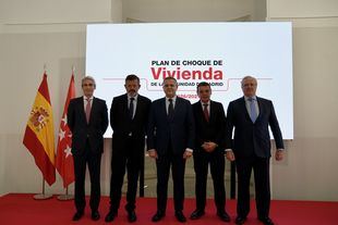 La Comunidad firma la construcción de 3.352 viviendas para menores de 35 en ocho municipios