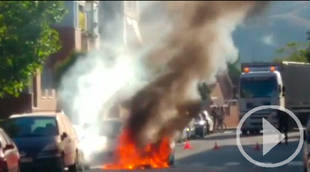 Arde un vehículo que circulaba por Velilla de San Antonio