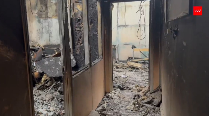Estado en el que ha quedado la nave incendiada en Villaviciosa de Odón.