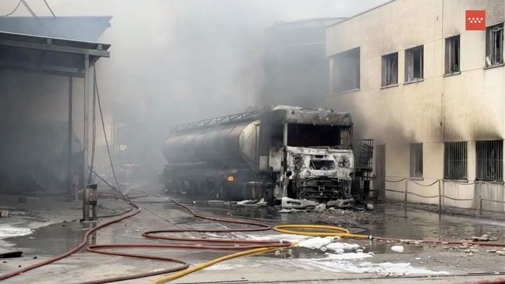 Incendio en una nave industrial de Valdemoro