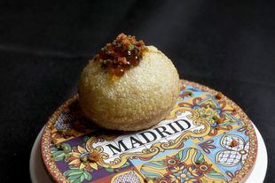 La Mejor Tapa de Madrid se llama 'Domingo' y es un homenaje al vermú con aceitunas