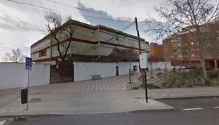 Padres de Vallecas preparan una protesta en la Asamblea para saber más sobre el colegio Juan de Herrera