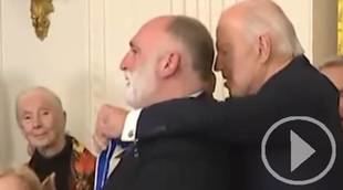 José Andrés recibe la Medalla Presidencial de la Libertad por su labor humanitaria