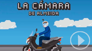 Almeida denuncia en moto los baches de Madrid