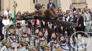La Legion traslada al Cristo de la Buena Muerte de Málaga