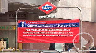 Crítica de los usuarios en el primer día de cierre de la línea 8 de Metro