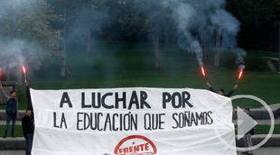 Bengalas y pancartas contra la LOMCE y el decreto 3+2