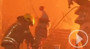 Carlos Mazón y la Cremà: El momento en que su cabeza arde en las llamas