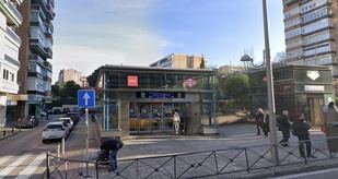 Arrestado por grabar con el móvil debajo de la falda a mujeres en las escaleras del Metro