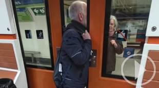 Un conductor del Metro de Madrid reprende a un pasajero por poner en riesgo su seguridad