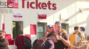 Aficionados de MotoGP celebran que el premio ayude a los damnificados por la DANA en Valencia