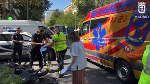 Accidente de tráfico en Chamberí con una motorista y un coche implicados