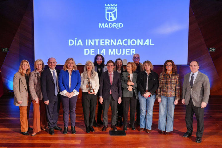 Entrega de los Premios Clara Campoamor 2026 en el acto por el 8M del Ayuntamiento de Madrid